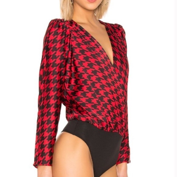 L'ACADEMIE The Victoire VNeck Long Sleeve in Red Houndstooth Bodysuit Blouse - Picture 2 of 9